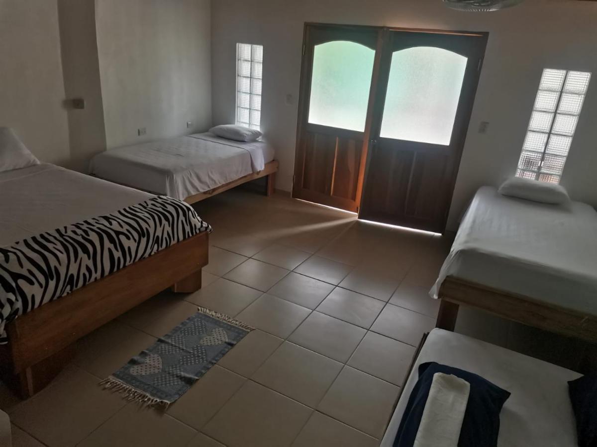 Hostal Cecilia Puerto Viejo de Talamanca المظهر الخارجي الصورة