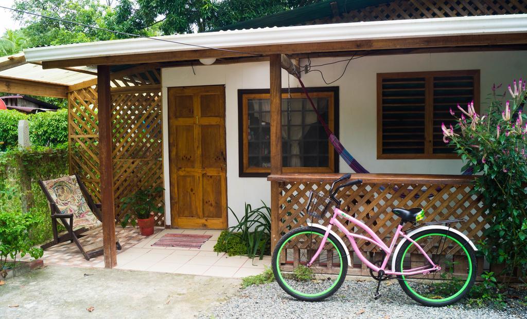 Hostal Cecilia Puerto Viejo de Talamanca المظهر الخارجي الصورة