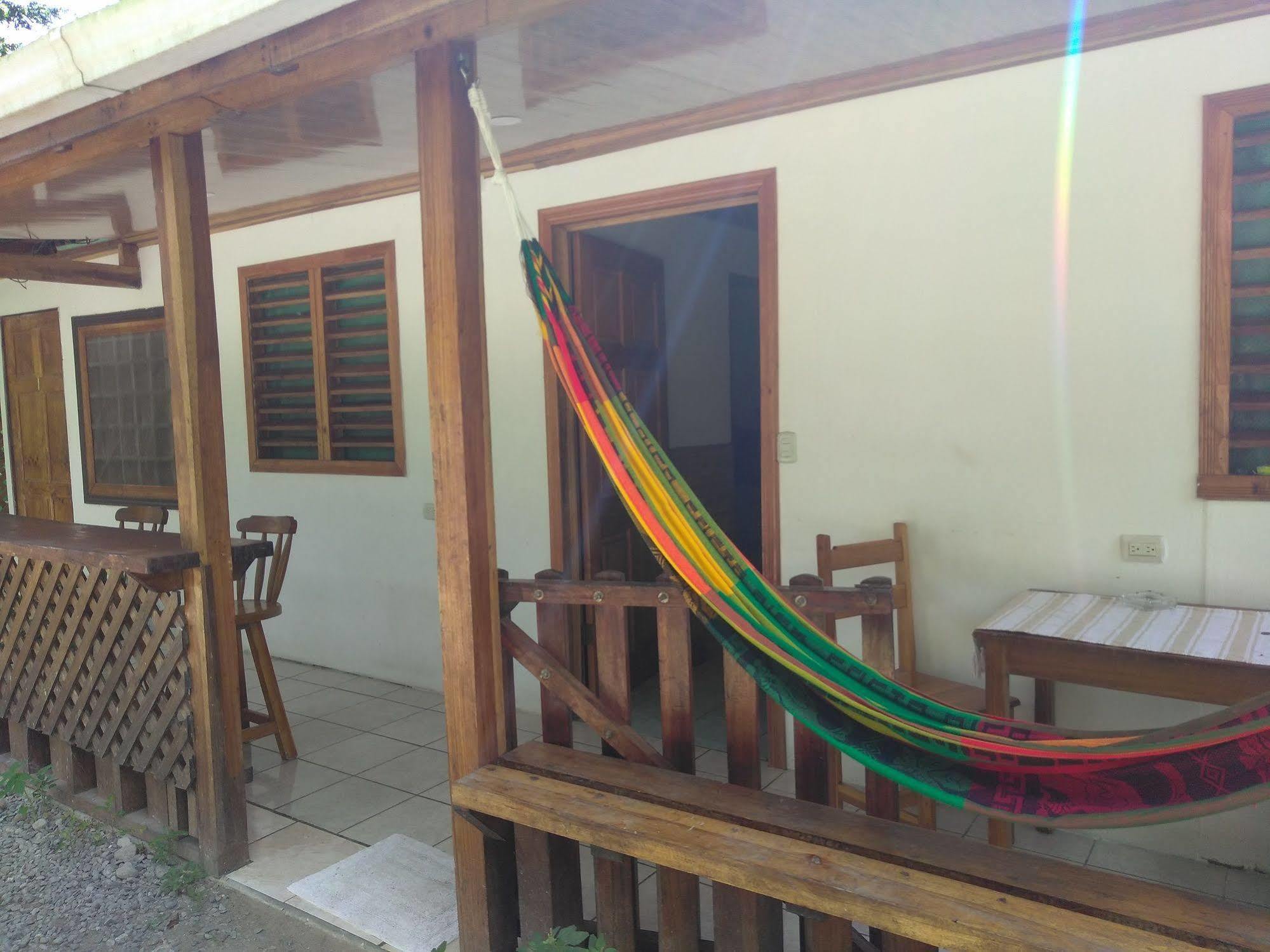 Hostal Cecilia Puerto Viejo de Talamanca المظهر الخارجي الصورة
