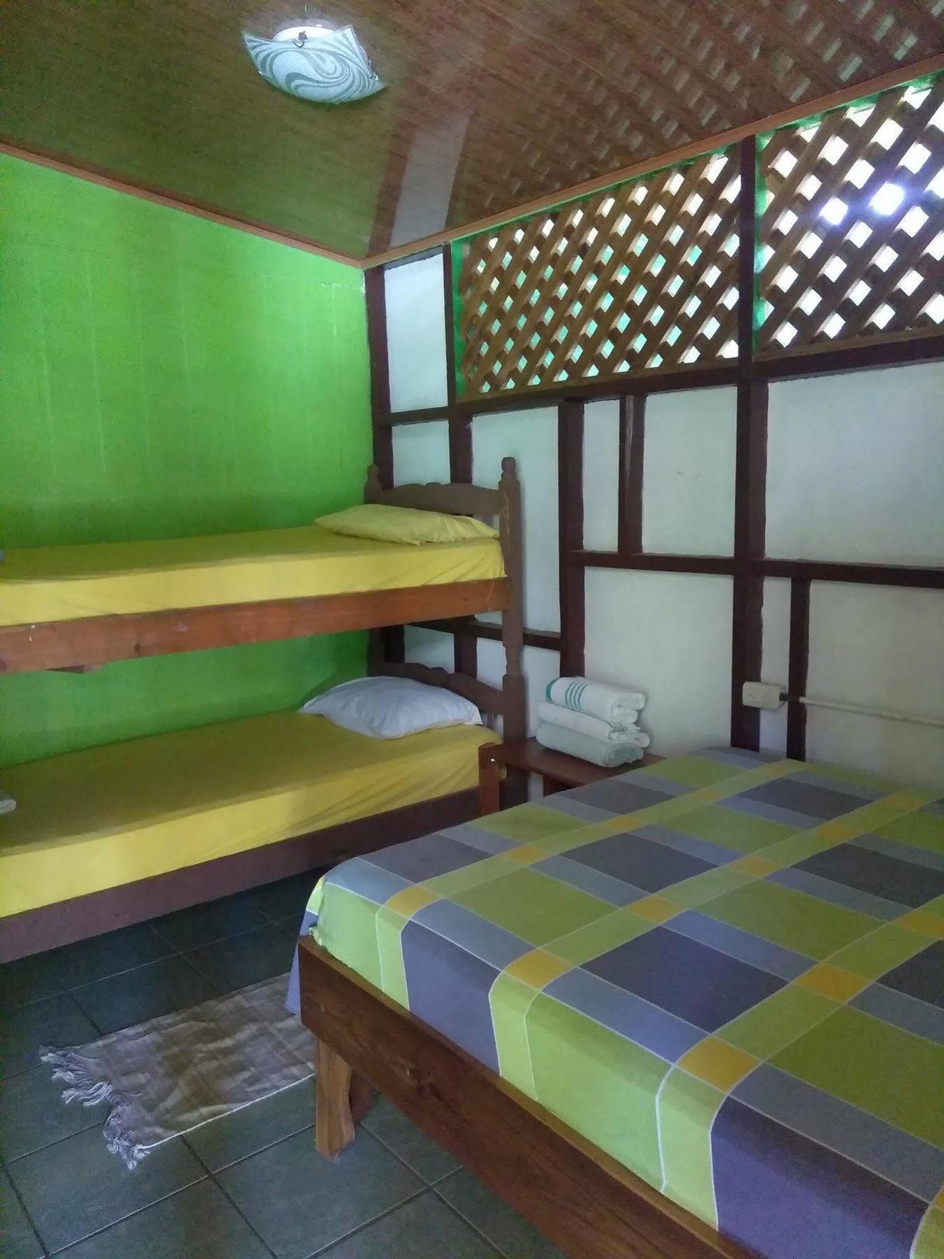 Hostal Cecilia Puerto Viejo de Talamanca المظهر الخارجي الصورة