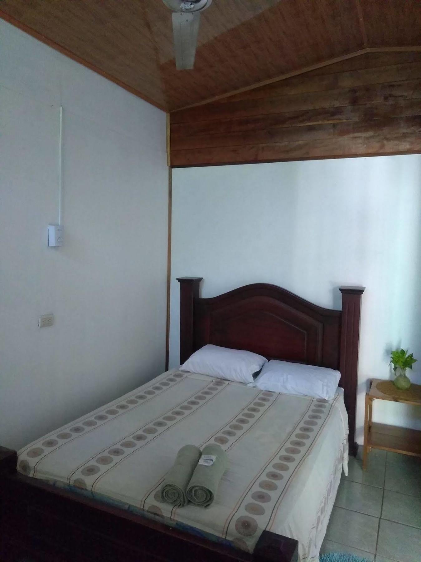 Hostal Cecilia Puerto Viejo de Talamanca المظهر الخارجي الصورة