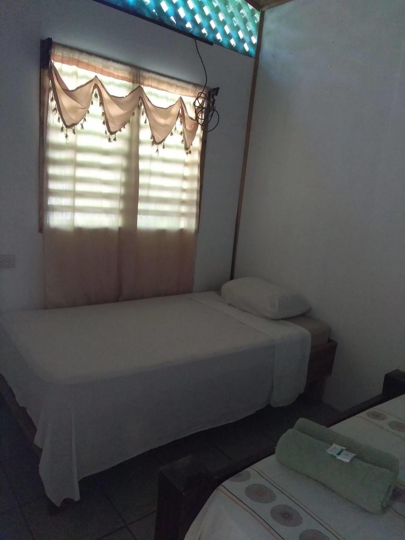 Hostal Cecilia Puerto Viejo de Talamanca المظهر الخارجي الصورة