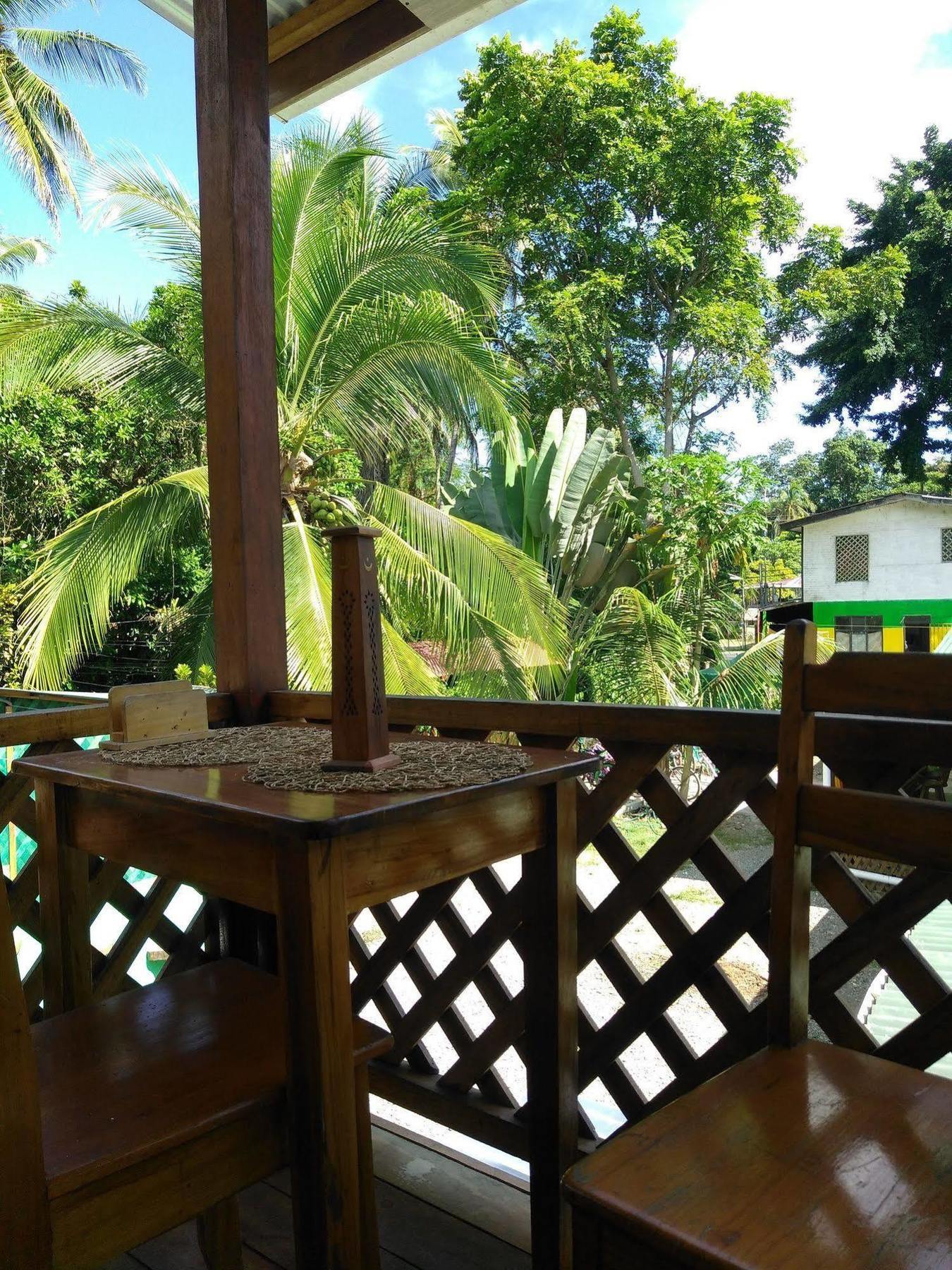 Hostal Cecilia Puerto Viejo de Talamanca المظهر الخارجي الصورة