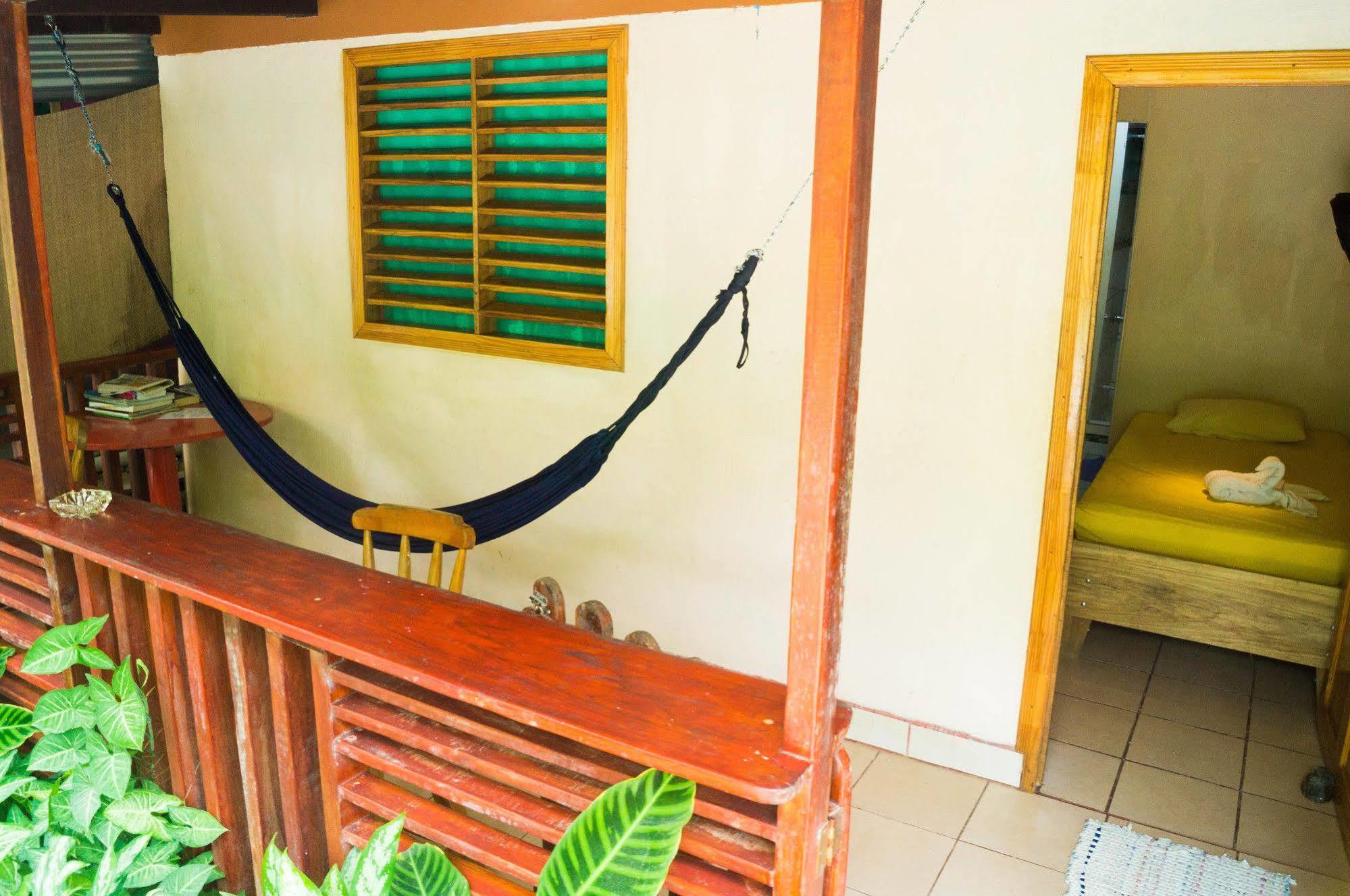 Hostal Cecilia Puerto Viejo de Talamanca المظهر الخارجي الصورة