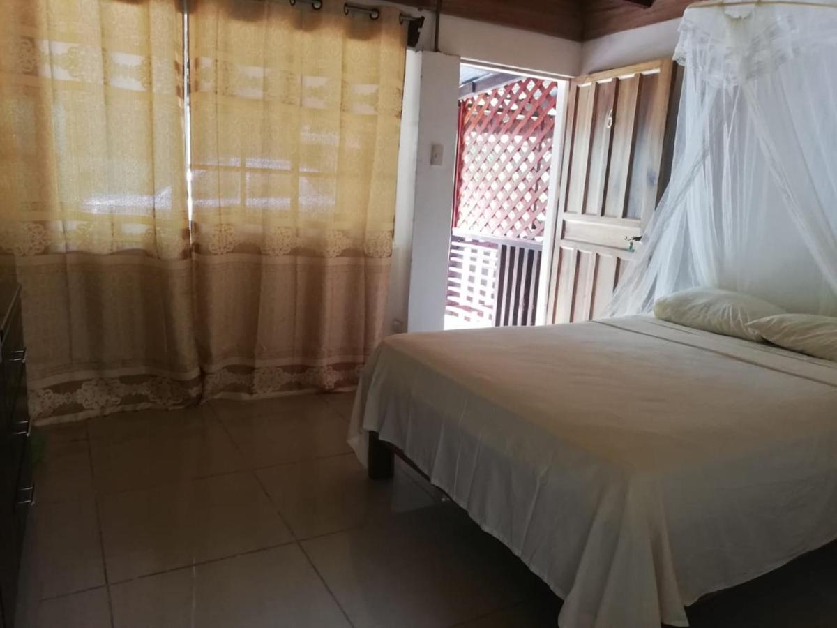 Hostal Cecilia Puerto Viejo de Talamanca المظهر الخارجي الصورة